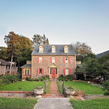 Cedars Of Williamsburg Bed & Breakfast Exterior photo