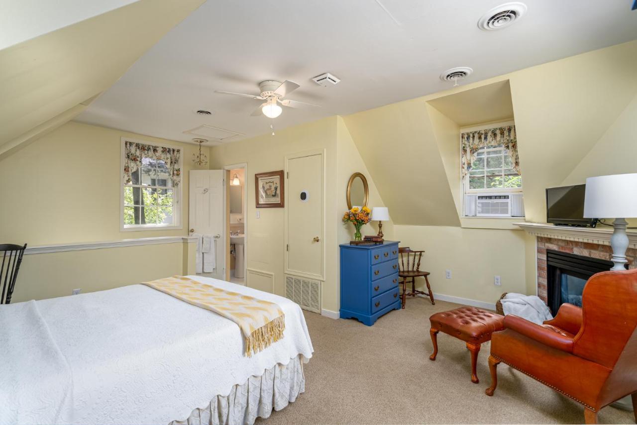 Cedars Of Williamsburg Bed & Breakfast Exterior photo